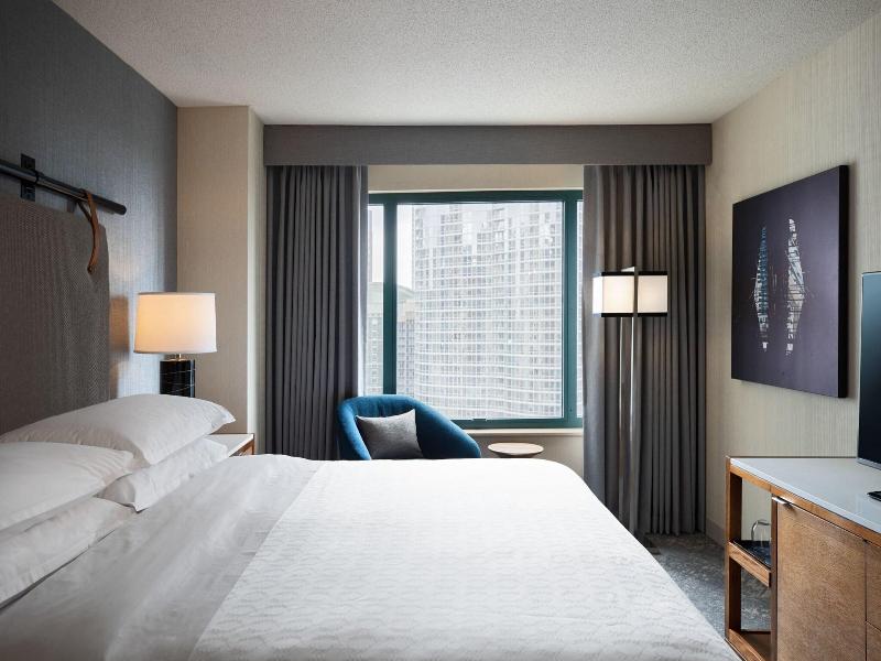 Sheraton Grand Chicago image