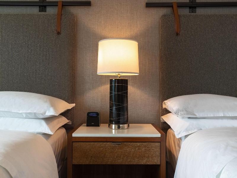 Sheraton Grand Chicago image