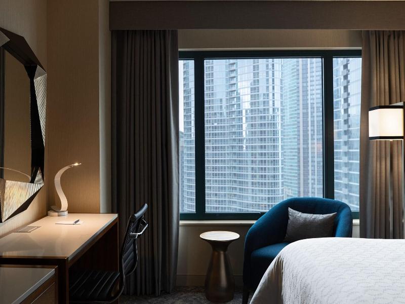 Sheraton Grand Chicago image