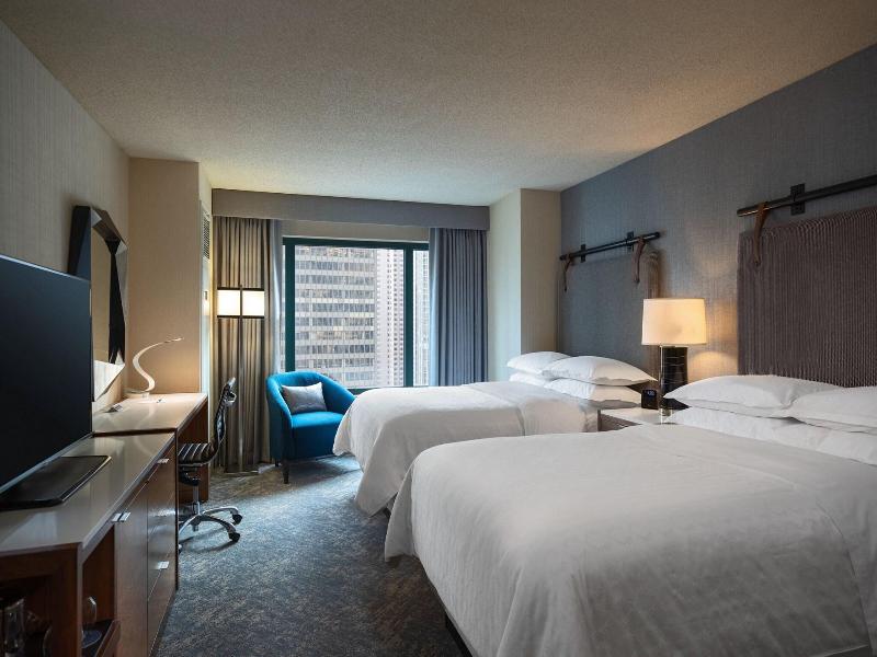 Sheraton Grand Chicago image