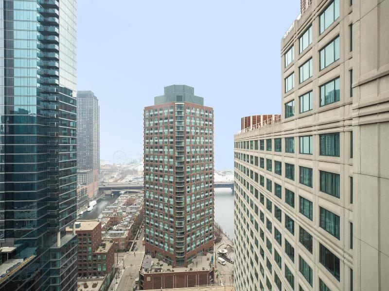 Sheraton Grand Chicago image