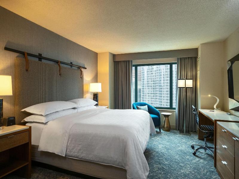 Sheraton Grand Chicago image