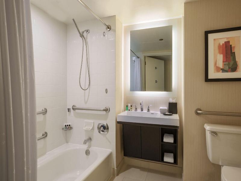 Sheraton Grand Chicago image