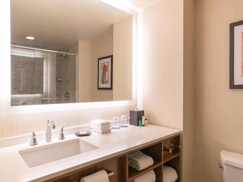 Sheraton Grand Chicago image