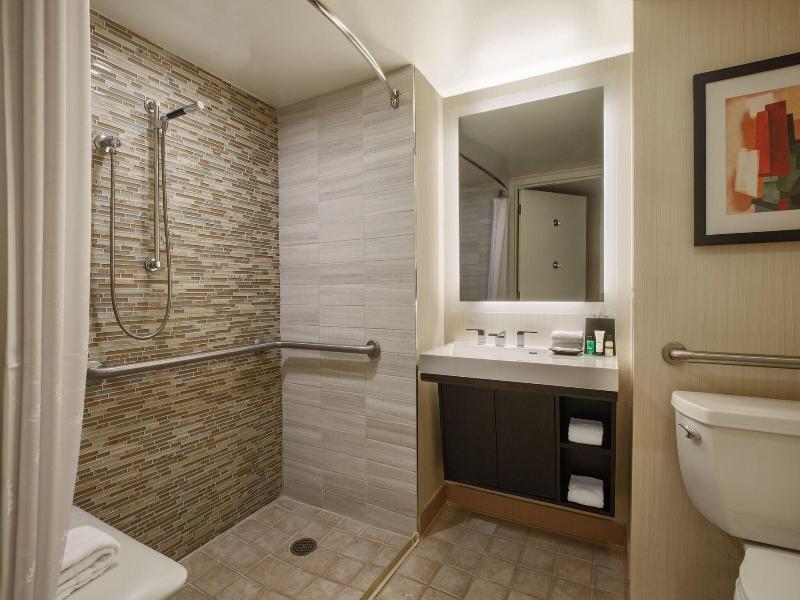 Sheraton Grand Chicago image