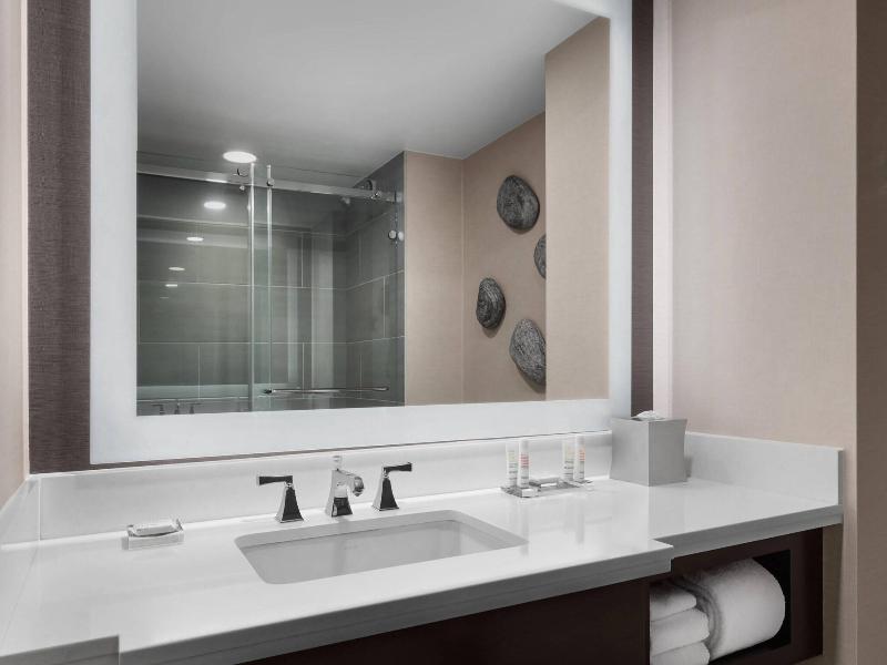 Marriott Boston Quincy image
