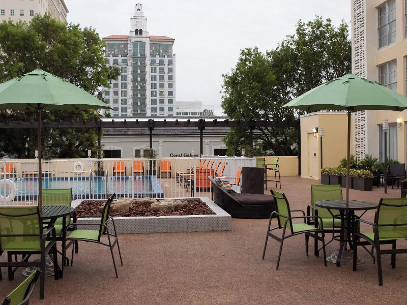 Courtyard Miami Coral Gables image