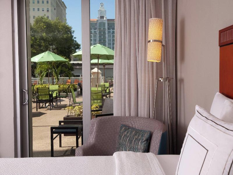 Courtyard Miami Coral Gables image