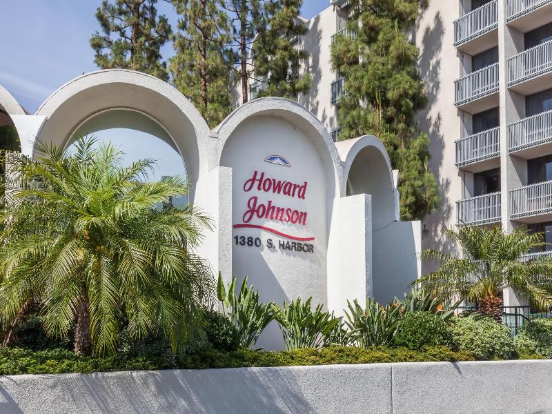 Howard Johnson by Wyndham Anaheim&Water Playground image