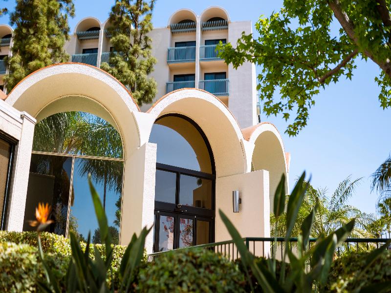 Howard Johnson by Wyndham Anaheim&Water Playground image