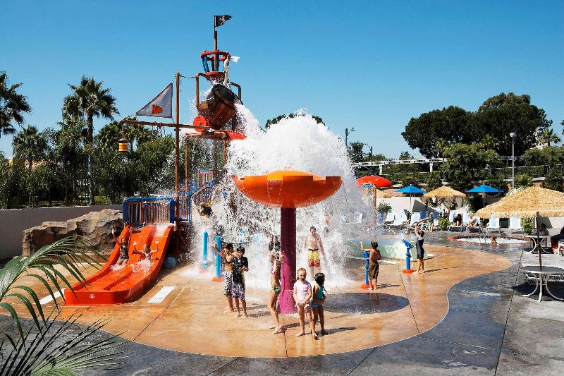 Howard Johnson by Wyndham Anaheim&Water Playground