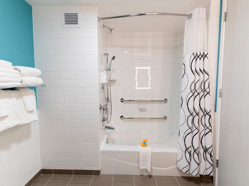 Howard Johnson by Wyndham Anaheim&Water Playground image
