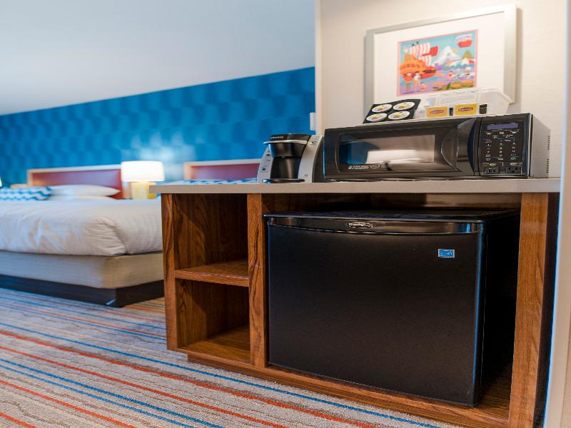 Howard Johnson by Wyndham Anaheim&Water Playground image