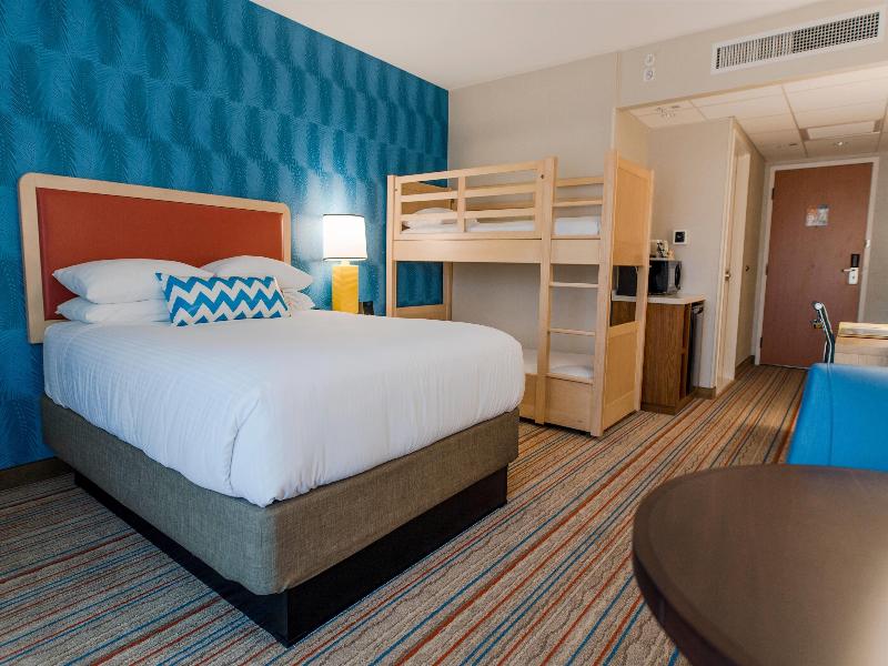 Howard Johnson by Wyndham Anaheim&Water Playground image