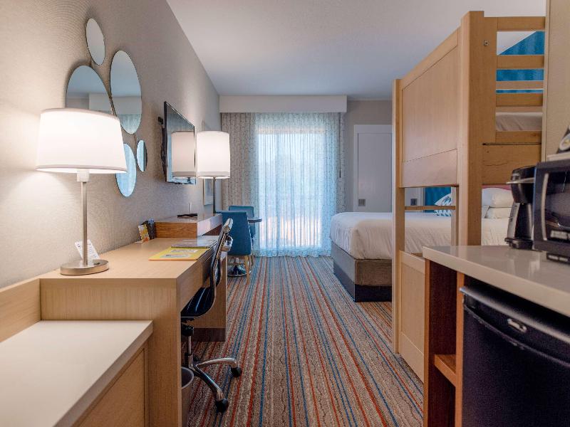 Howard Johnson by Wyndham Anaheim&Water Playground image