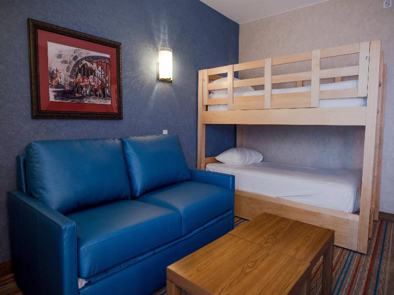 Howard Johnson by Wyndham Anaheim&Water Playground image