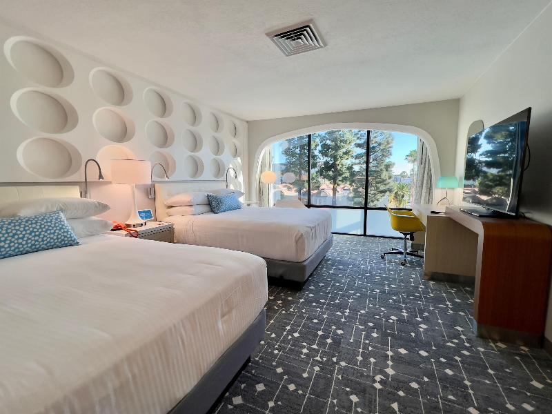 Howard Johnson by Wyndham Anaheim&Water Playground image