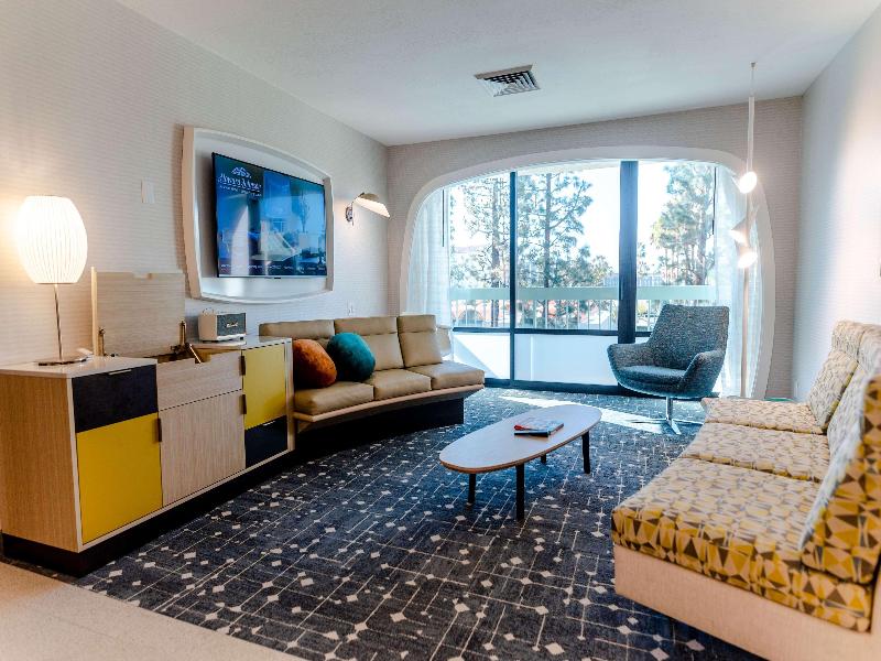 Howard Johnson by Wyndham Anaheim&Water Playground image