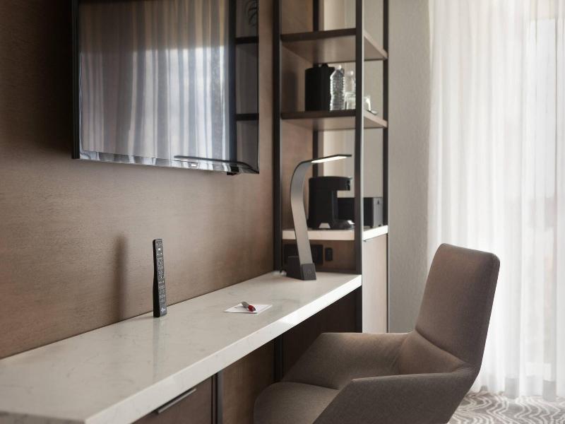 Orlando Airport Marriott Lakeside image