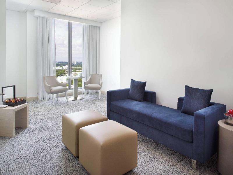 Courtyard Miami Coconut Grove image