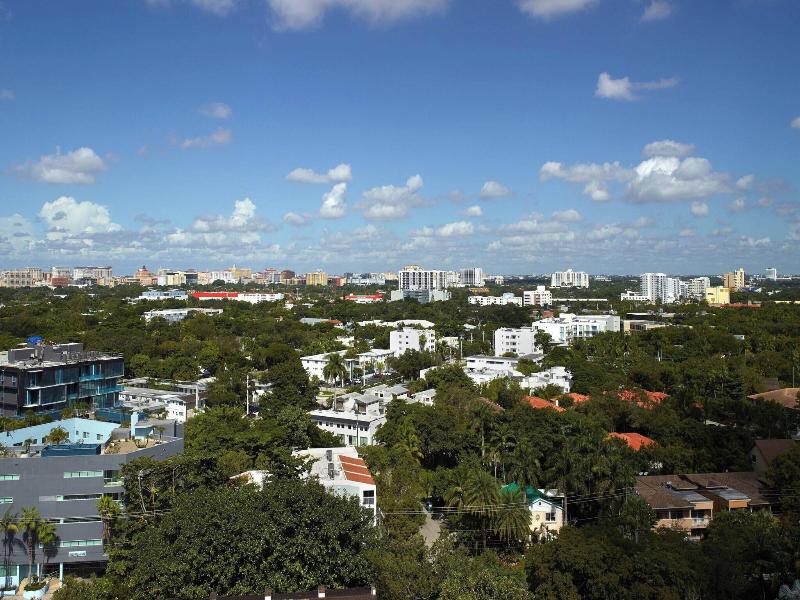 Courtyard Miami Coconut Grove image