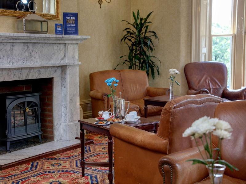 Best Western Lee Wood image