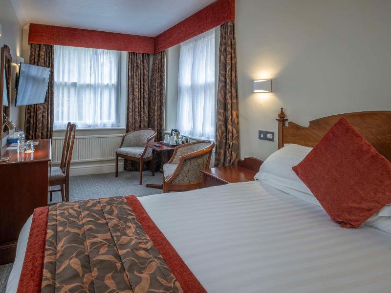 Best Western Lee Wood image