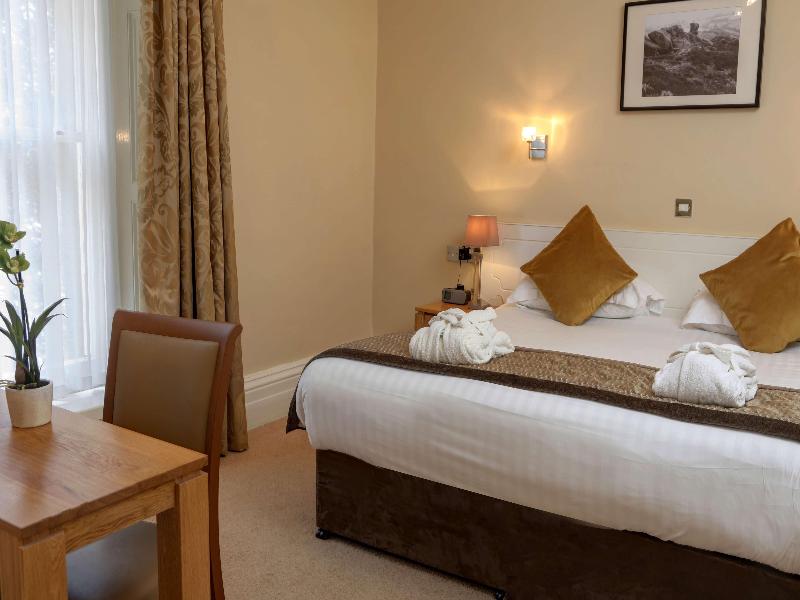 Best Western Lee Wood image