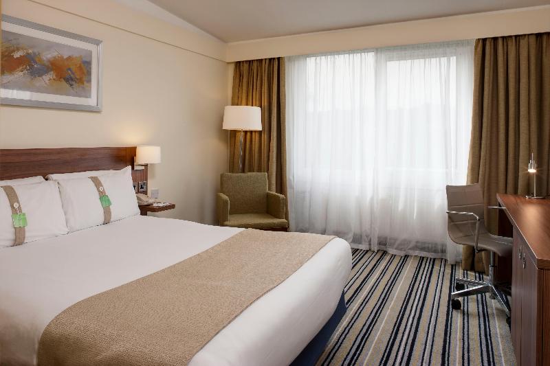 Holiday Inn Colchester image
