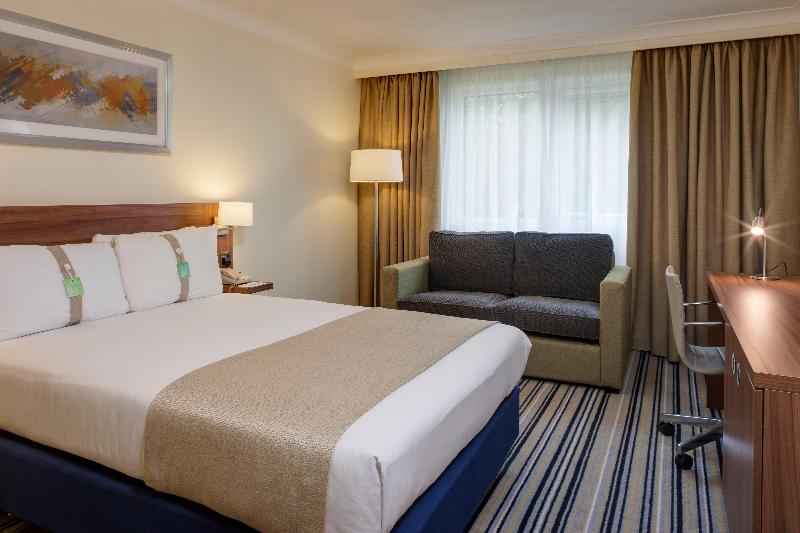 Holiday Inn Colchester image