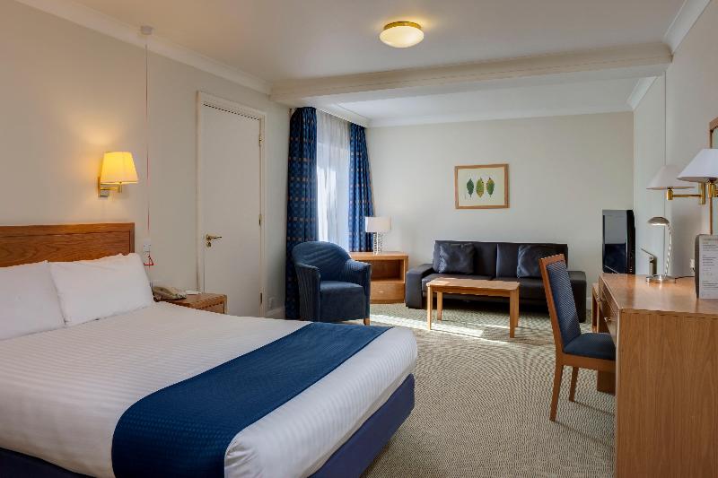 Holiday Inn Colchester image