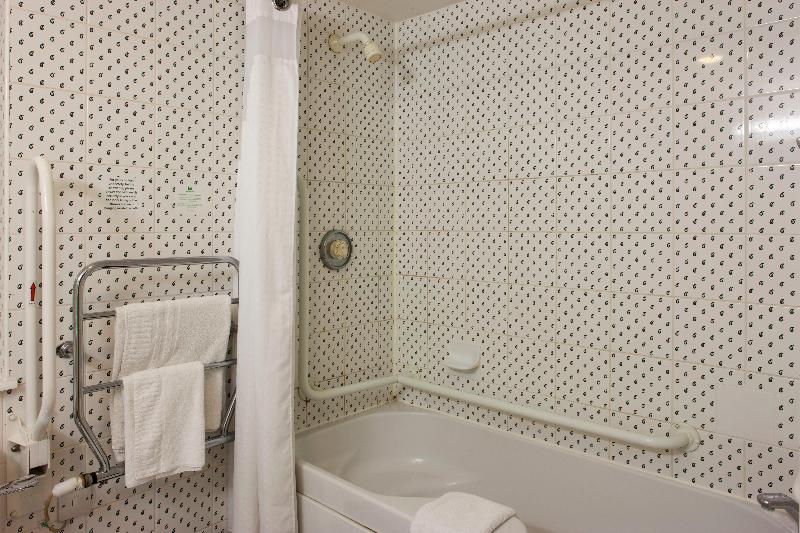 Holiday Inn Colchester image