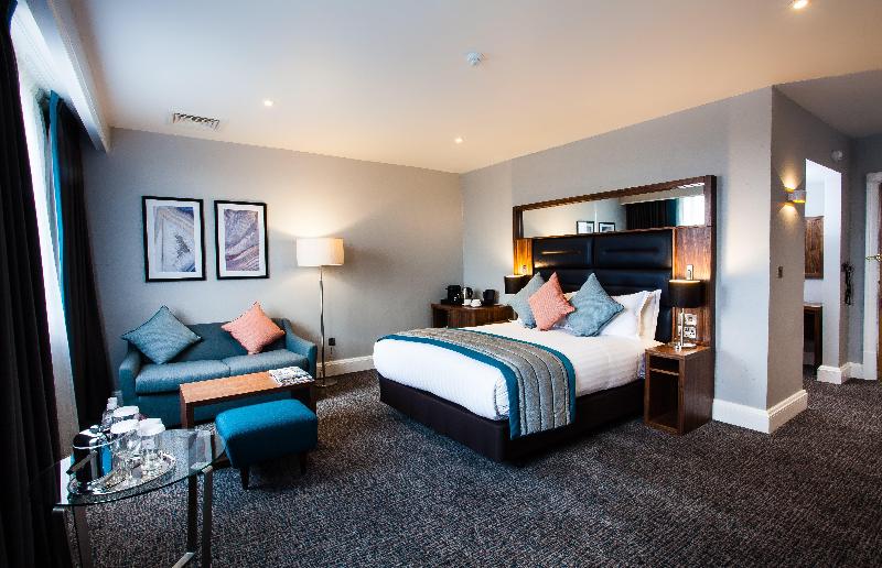 Crowne Plaza Leeds image