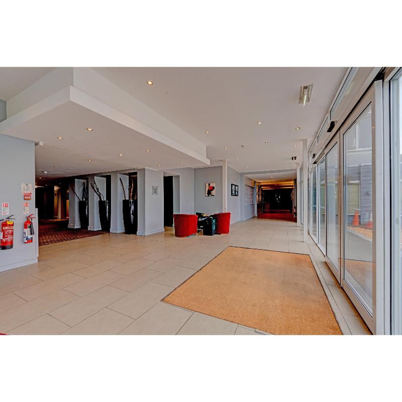 Manchester Airport Stanley Hotel By Belvilla image