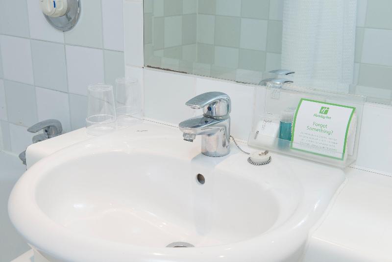 Holiday Inn London - Sutton image