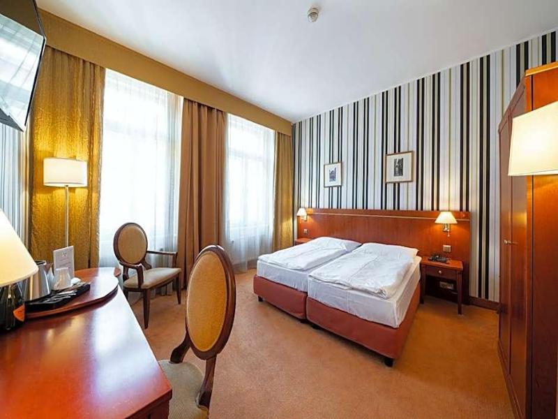 Hotel Raffaello image