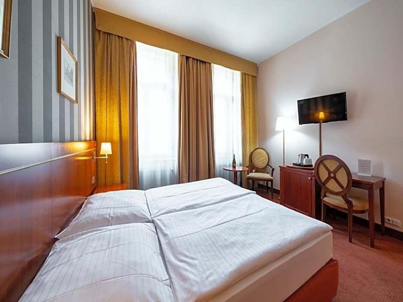 Hotel Raffaello image