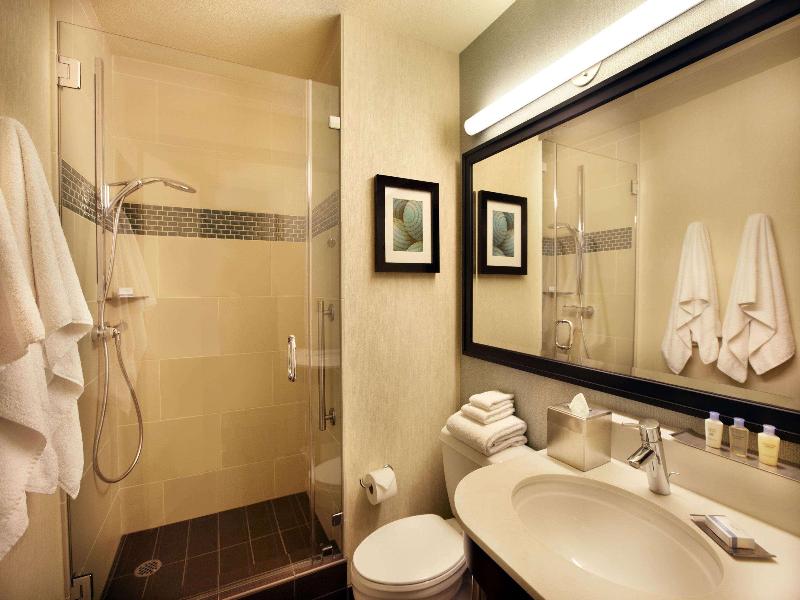 Doubletree By Hilton Alana - Waikiki Beach image