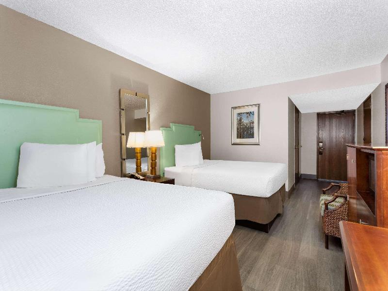 Baymont Orlando/International Dr/Universal Blvd image