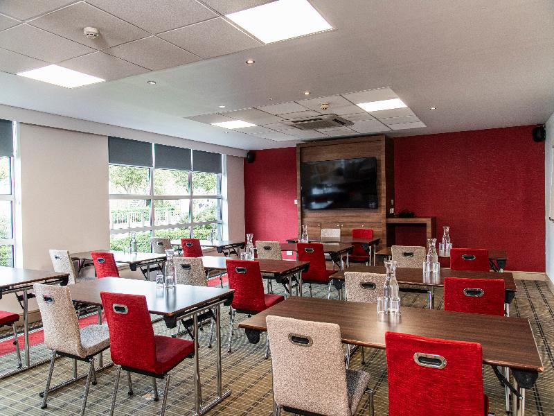 Holiday Inn Express Glasgow Airport image