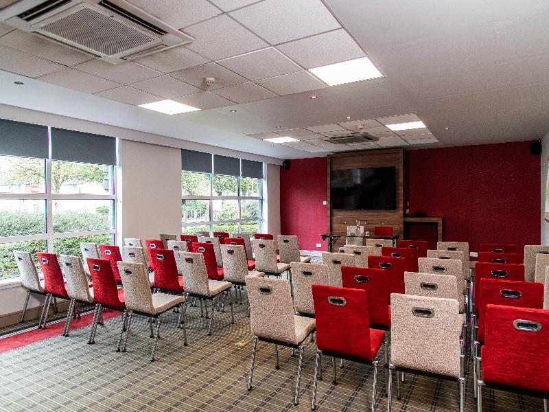 Holiday Inn Express Glasgow Airport image