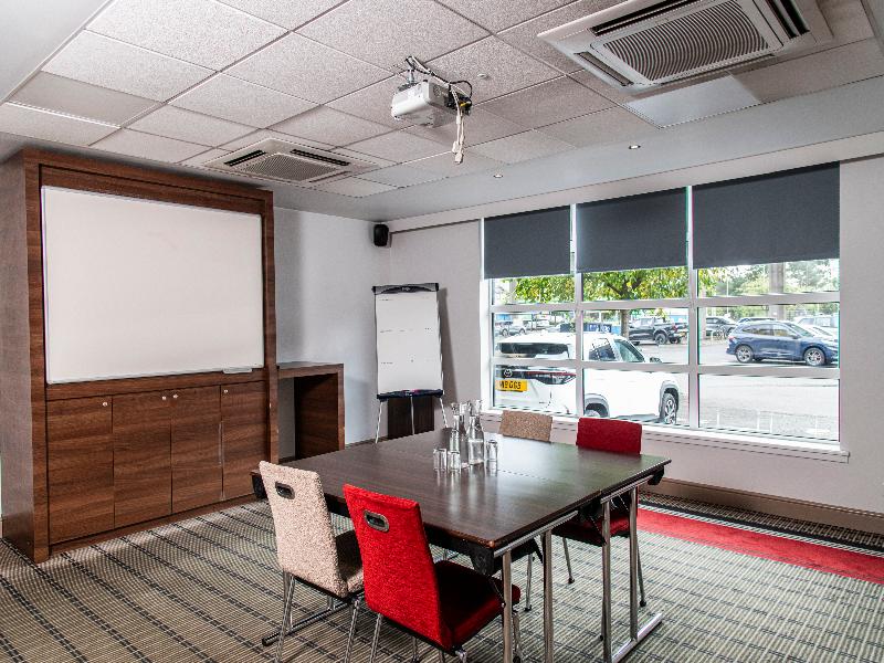 Holiday Inn Express Glasgow Airport image