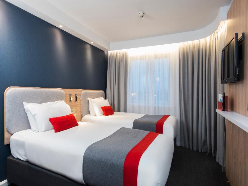 Holiday Inn Express Glasgow Airport image