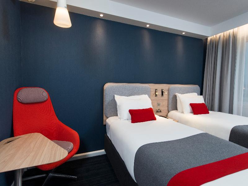 Holiday Inn Express Glasgow Airport image