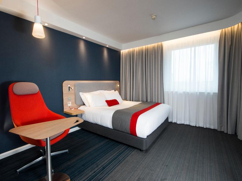 Holiday Inn Express Glasgow Airport image