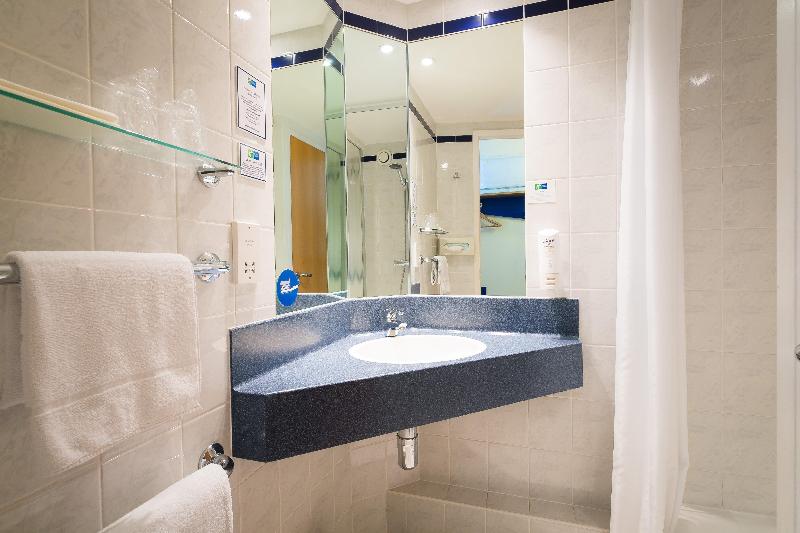 Holiday Inn Express Aberdeen City Centre image