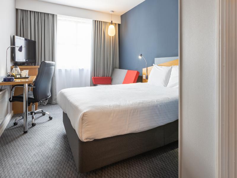 Holiday Inn Express Aberdeen City Centre image