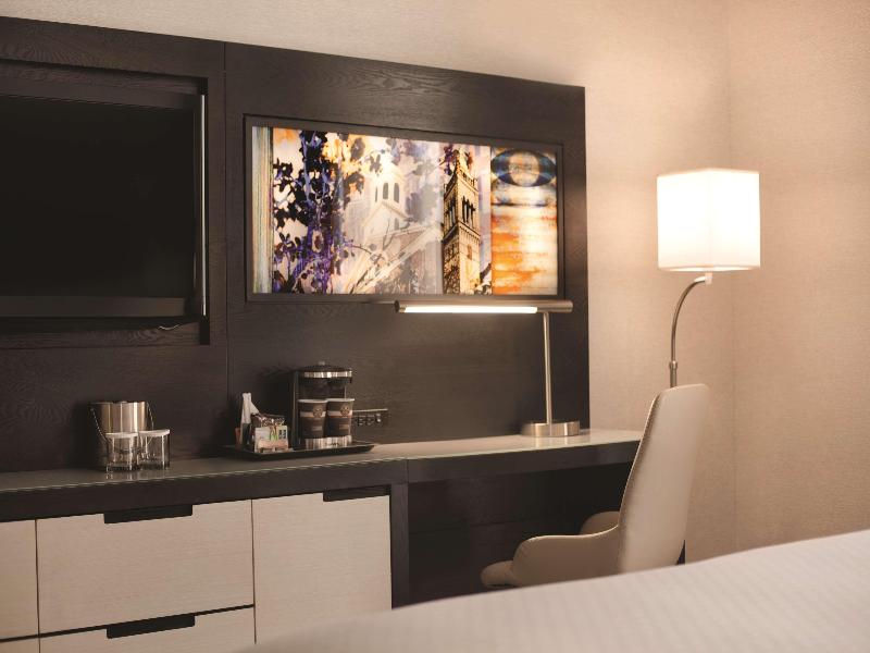 DoubleTree by Hilton Boston-Downtown image