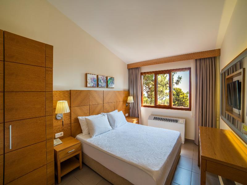 Pine Bay Holiday Resort image