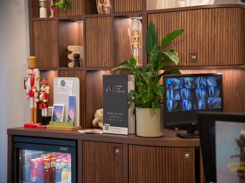 Mercure Paris Opera Grands Boulevards Hotel image
